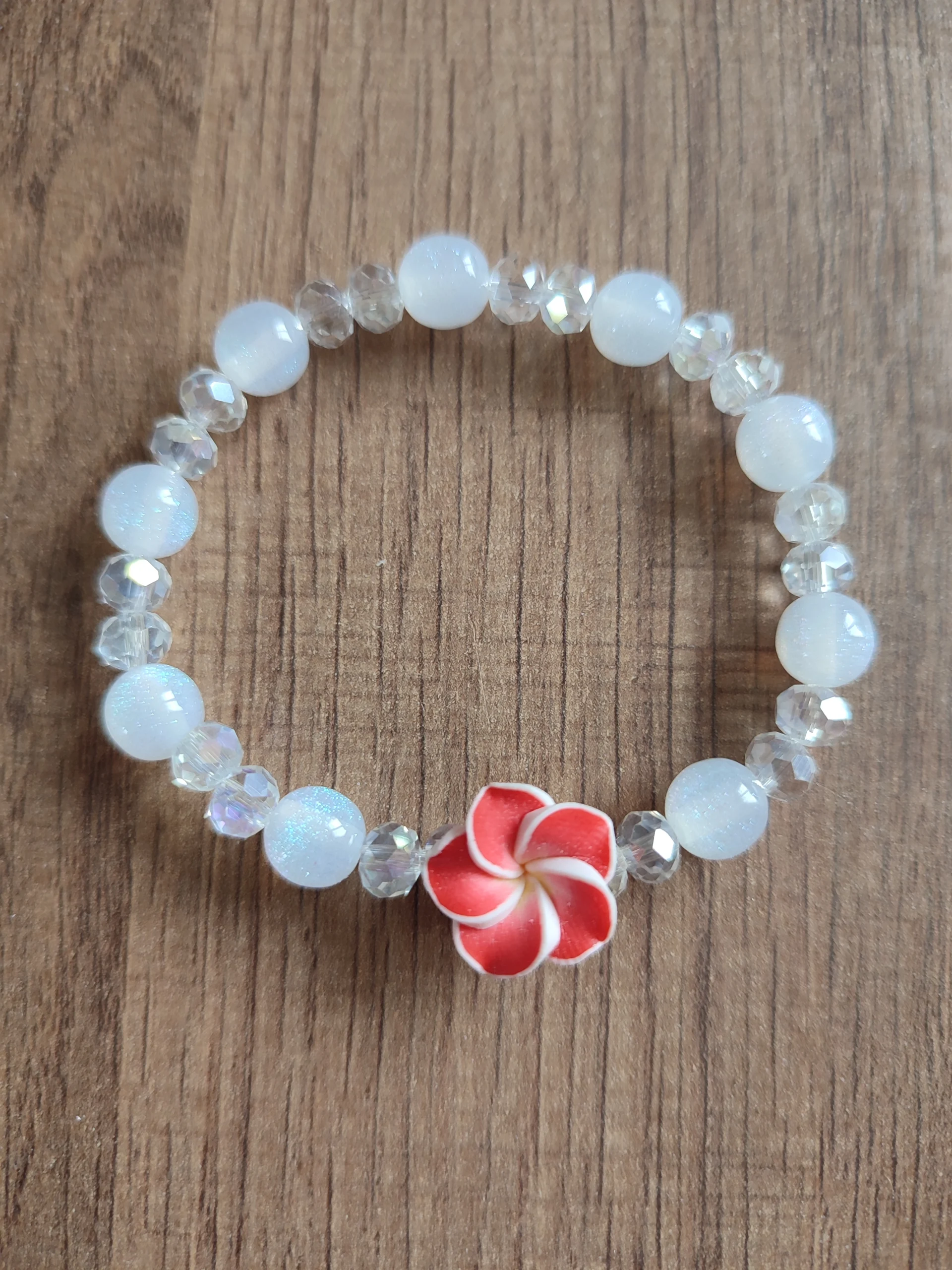 Bracelet de perle de la collection Tiaré Cristal de couleur rouge