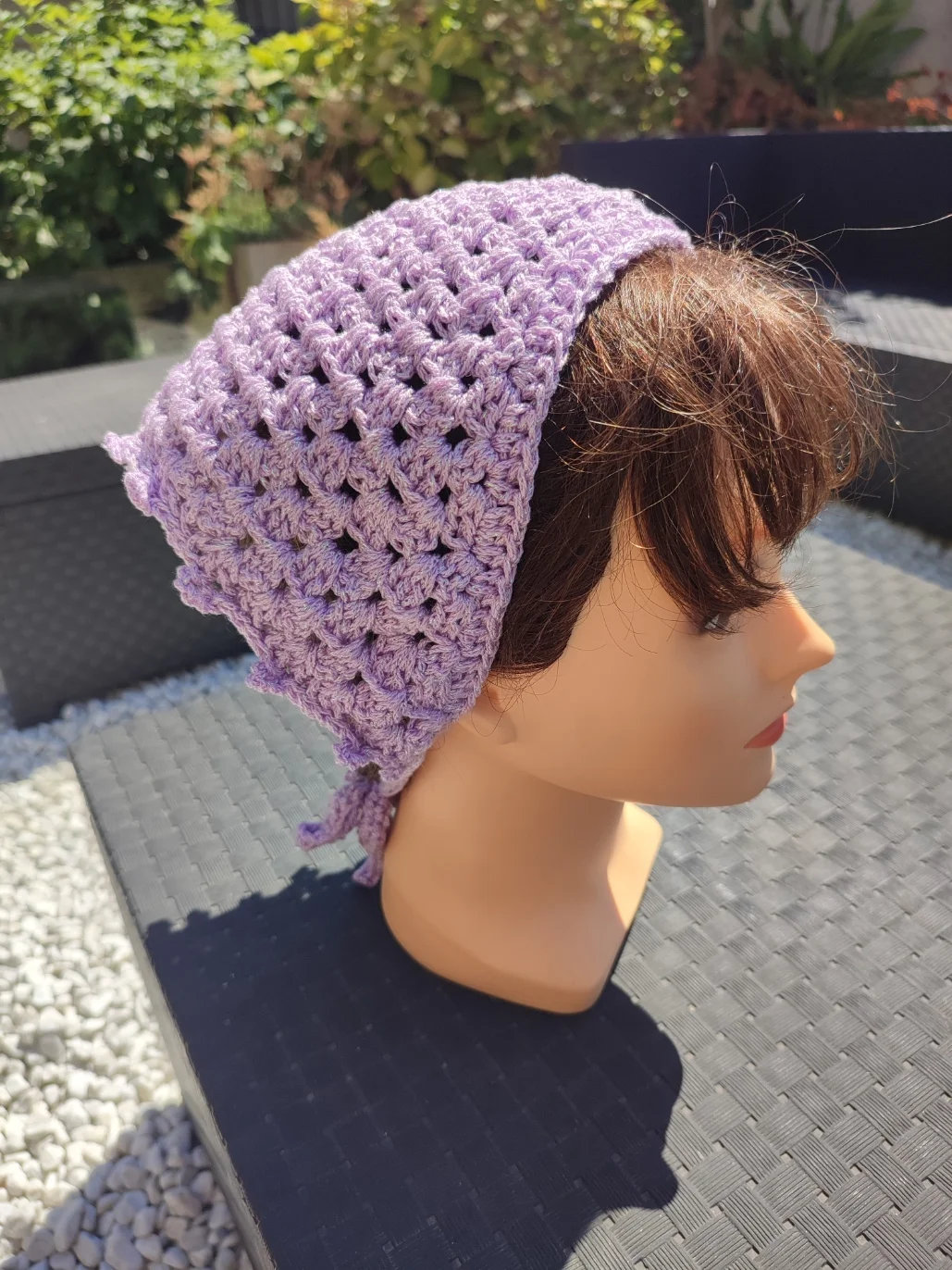 Bandana pailleté fait main en crochet de couleur mauve