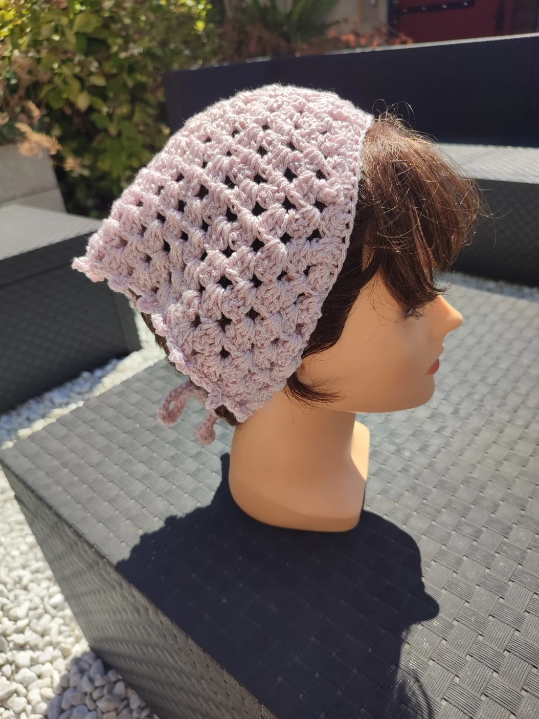 Bandana pailleté fait main en crochet de couleur rose