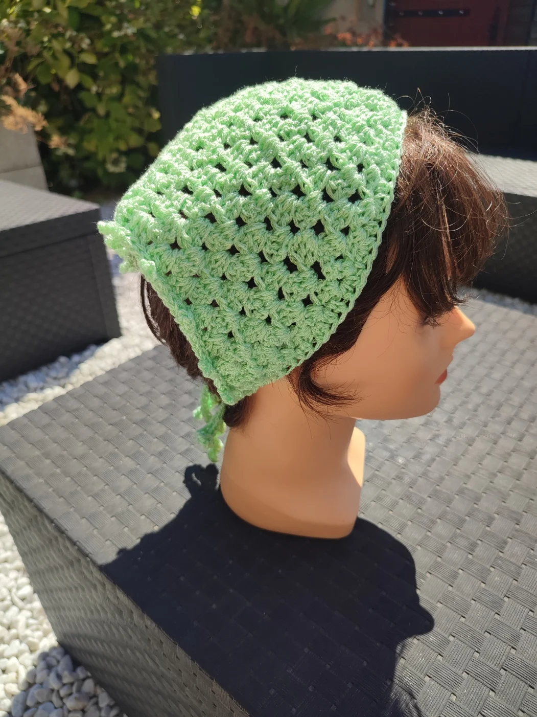 Bandana pailleté fait main en crochet de couleur vert clair