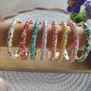 Bracelet de la collection Pétale de toutes les couleur vue espacé