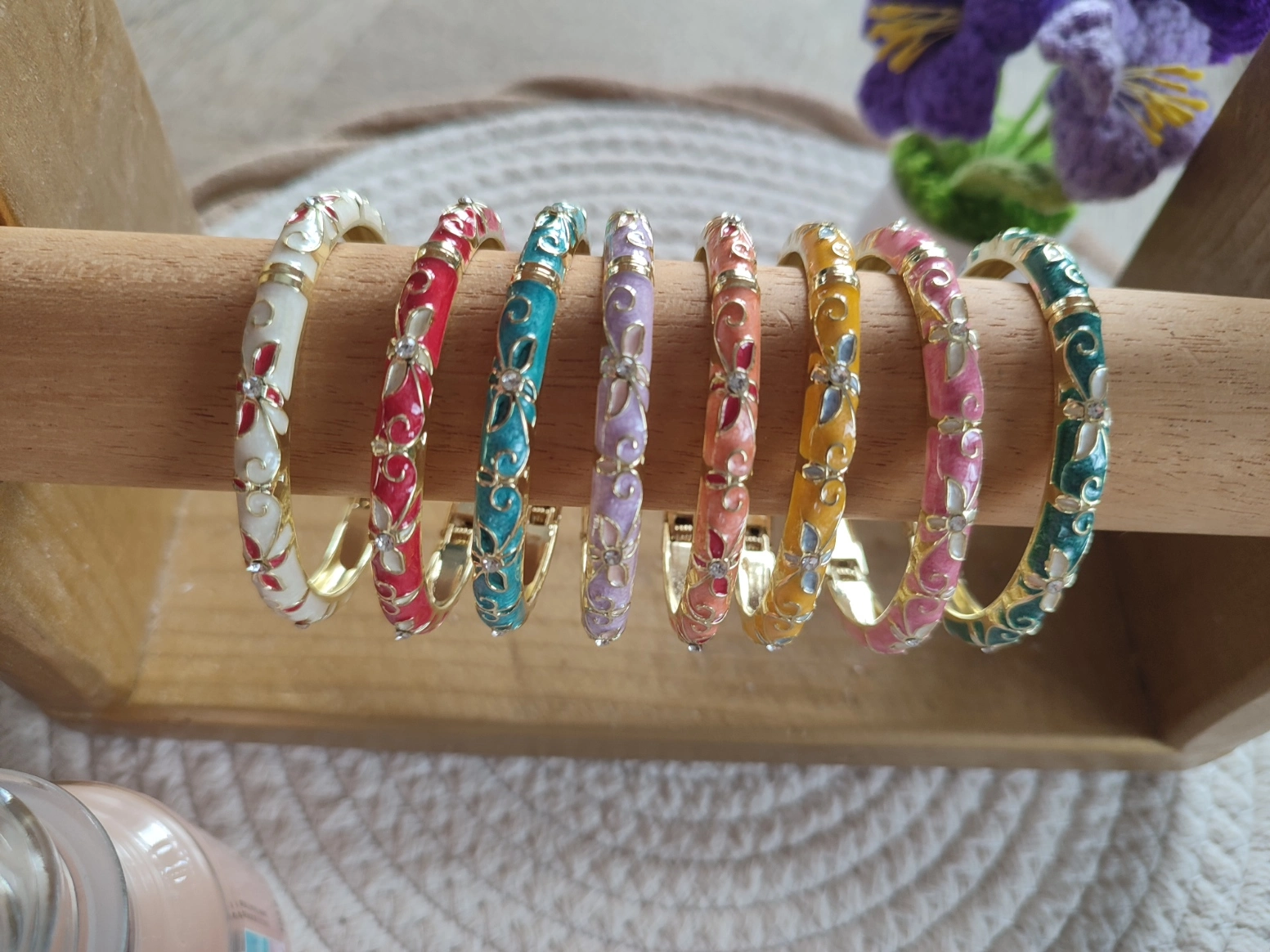 Bracelet de la collection Pétale de toutes les couleur vue espacé