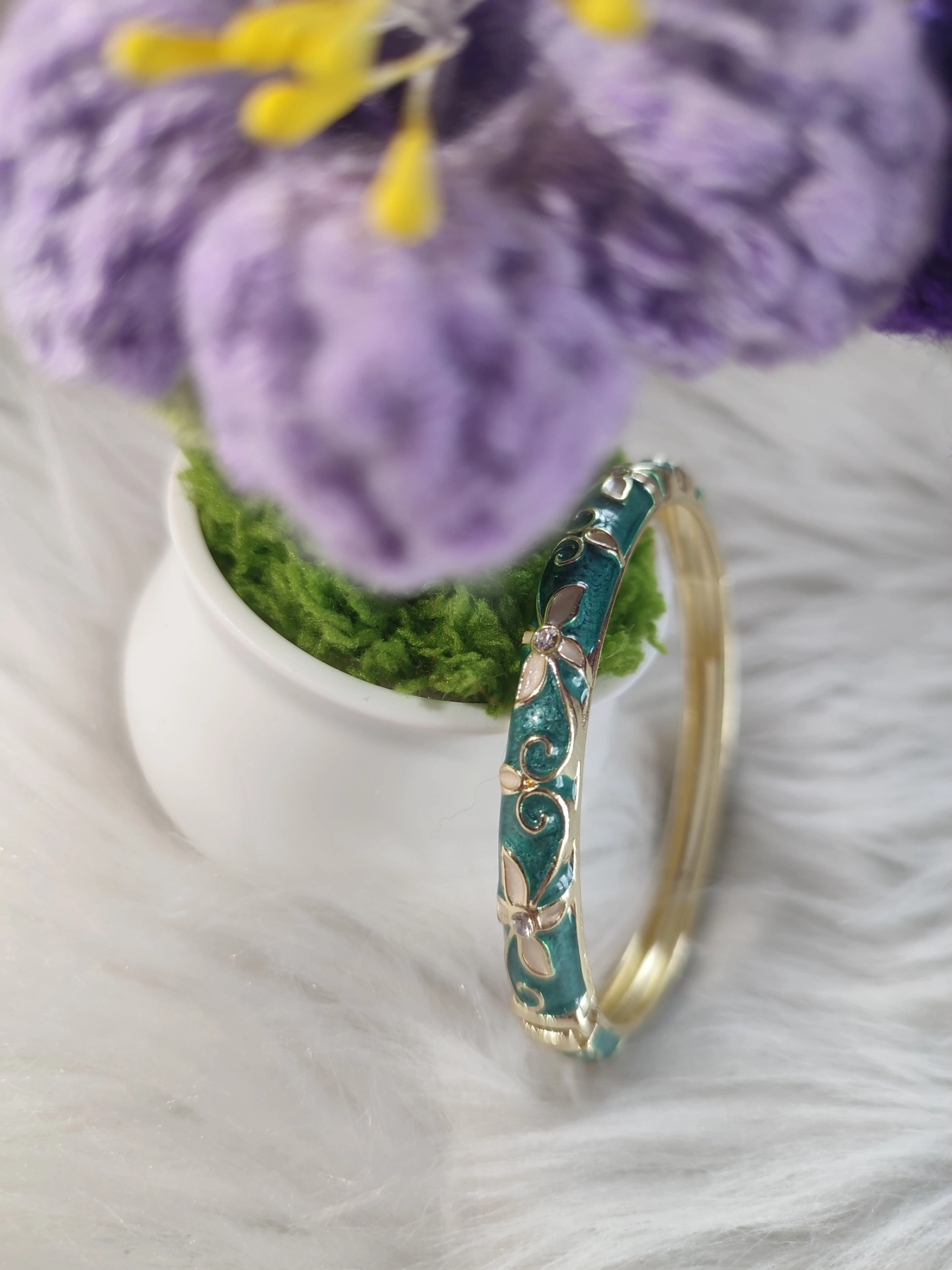 Bracelet de la collection Pétale de couleur colvert