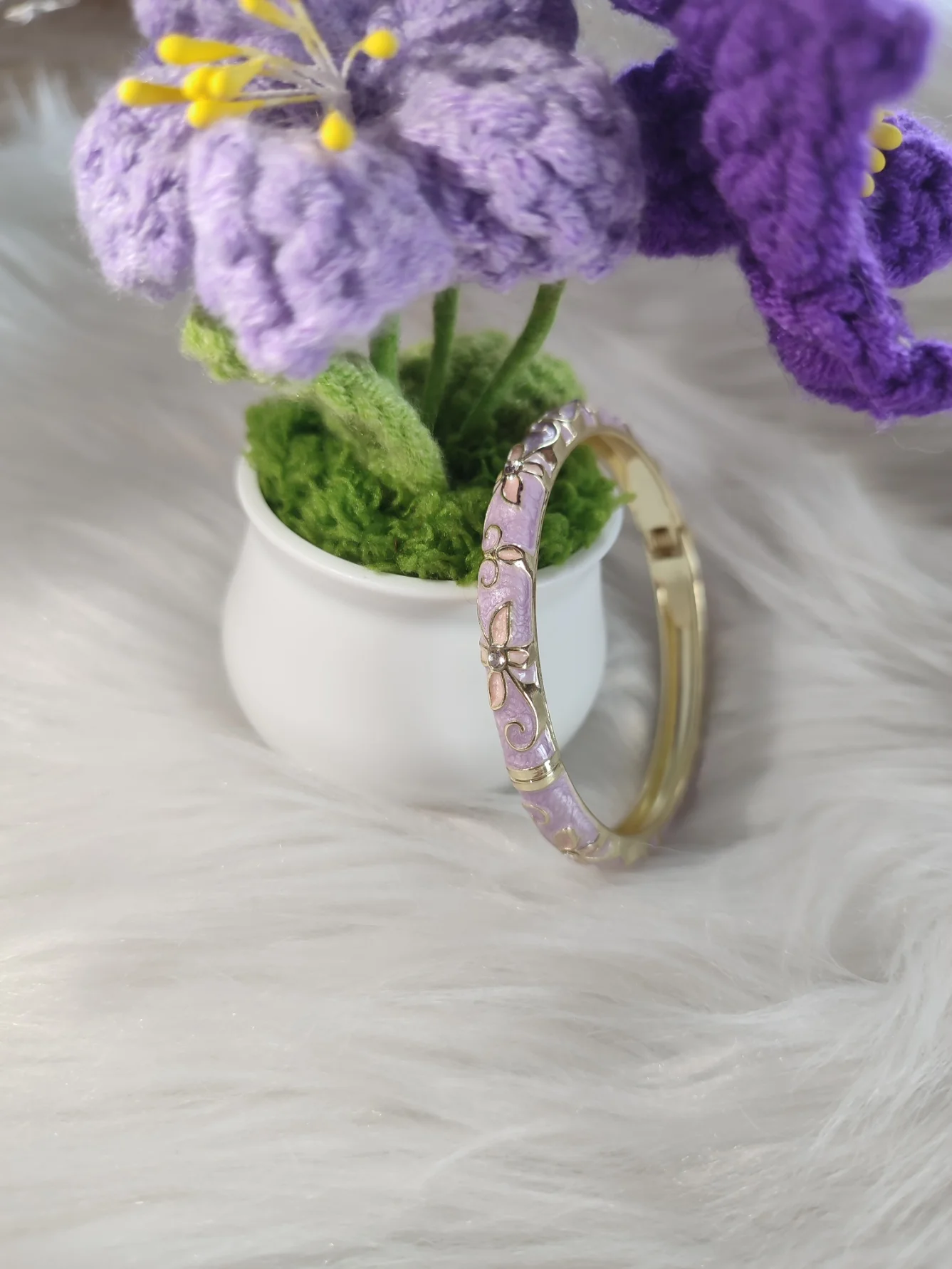Bracelet de la collection Pétale de couleur mauve
