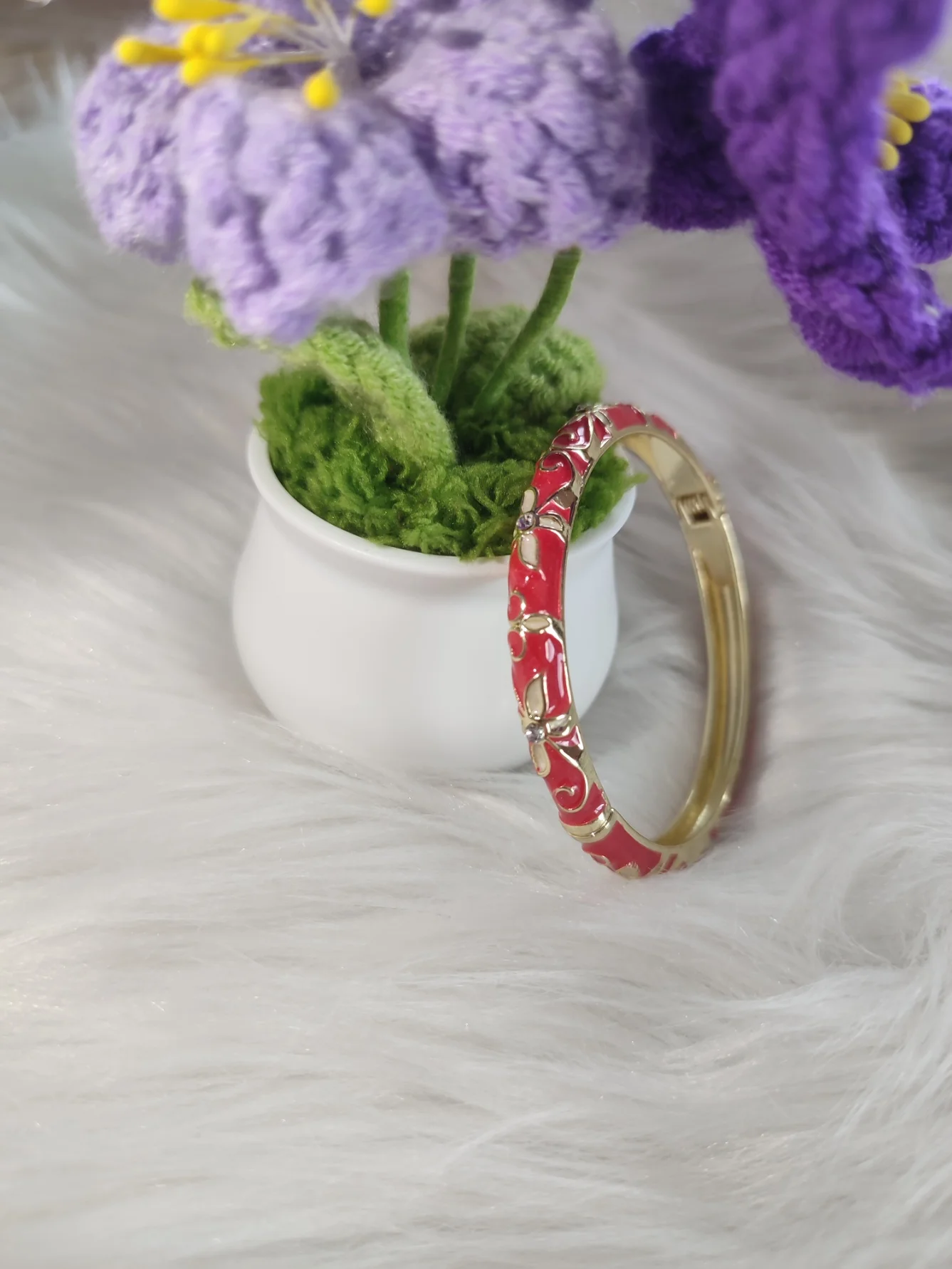 Bracelet de la collection Pétale de couleur rouge