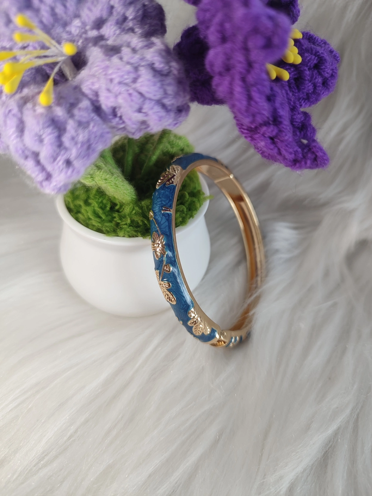 Bracelet de la collection Feuille d'or de couleur bleu
