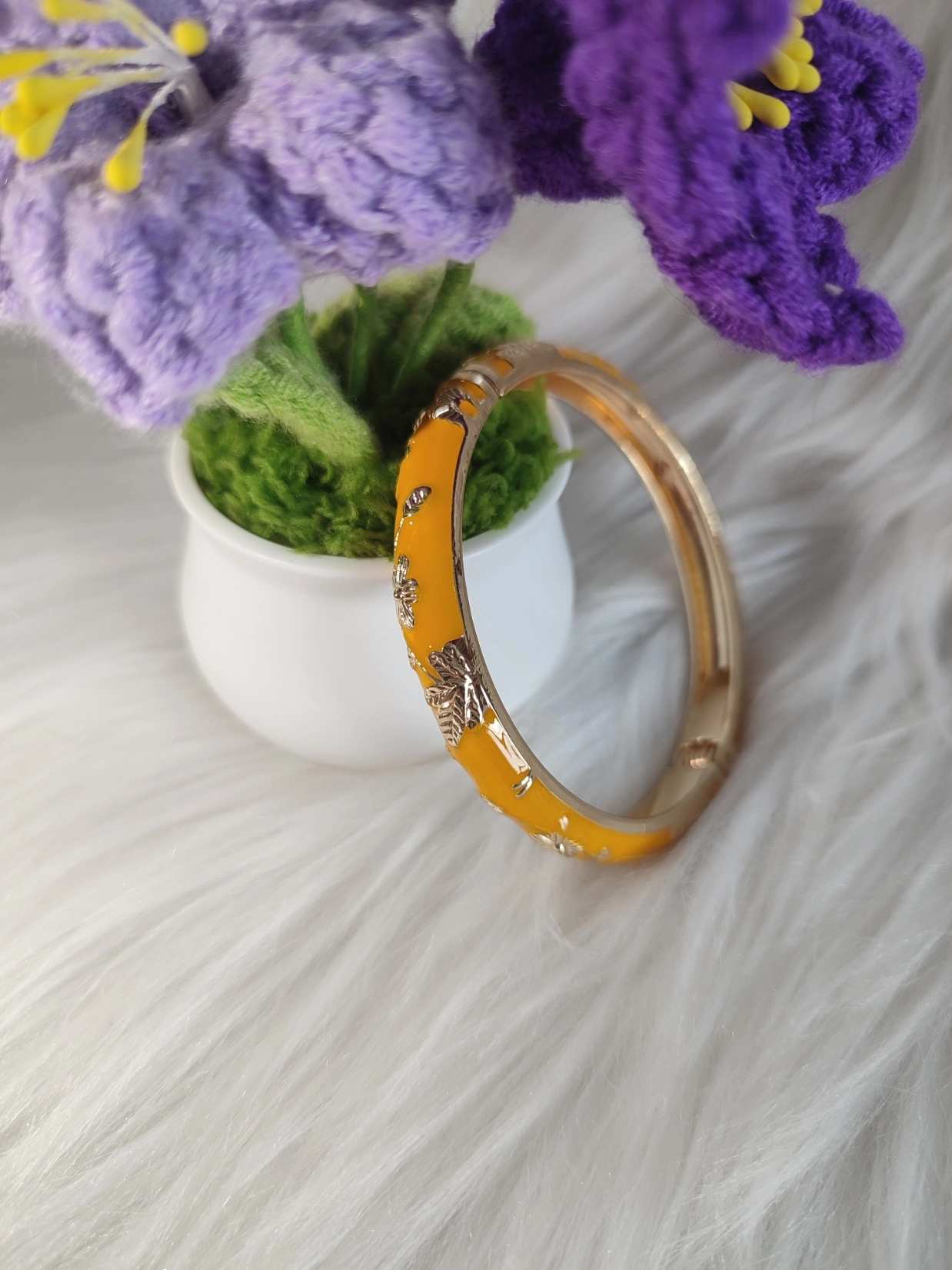 Bracelet de la collection Feuille d'or de couleur jaune