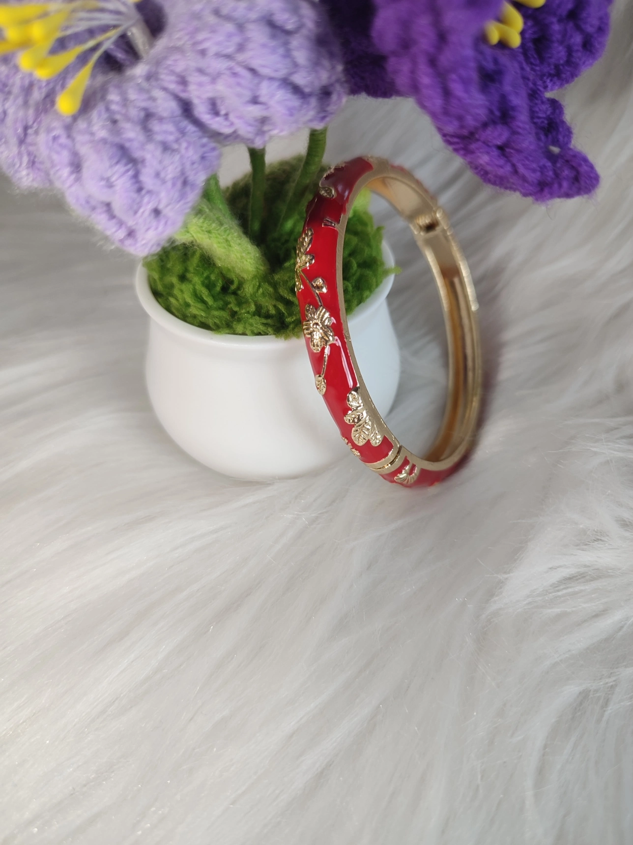 Bracelet de la collection Feuille d'or de couleur rouge