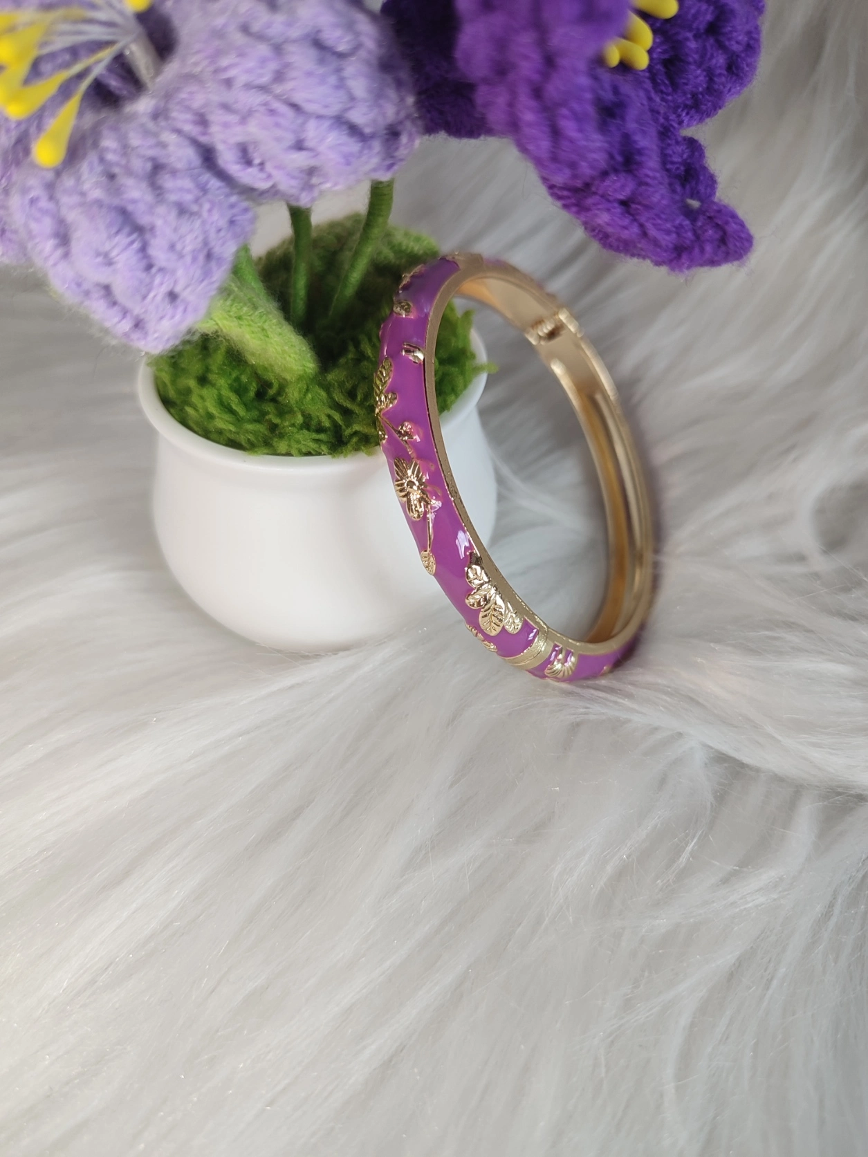 Bracelet de la collection Feuille d'or de couleur violet