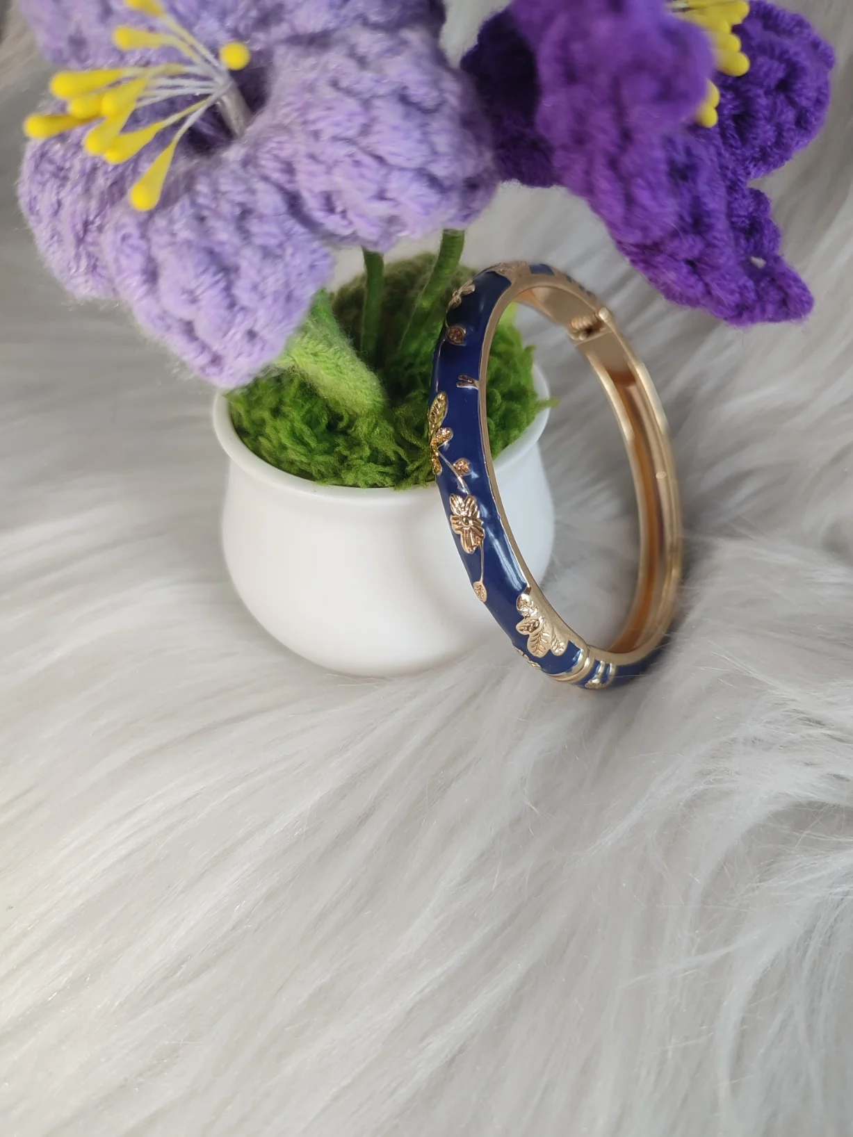 Bracelet de la collection Feuille d'or de couleur bleu foncé