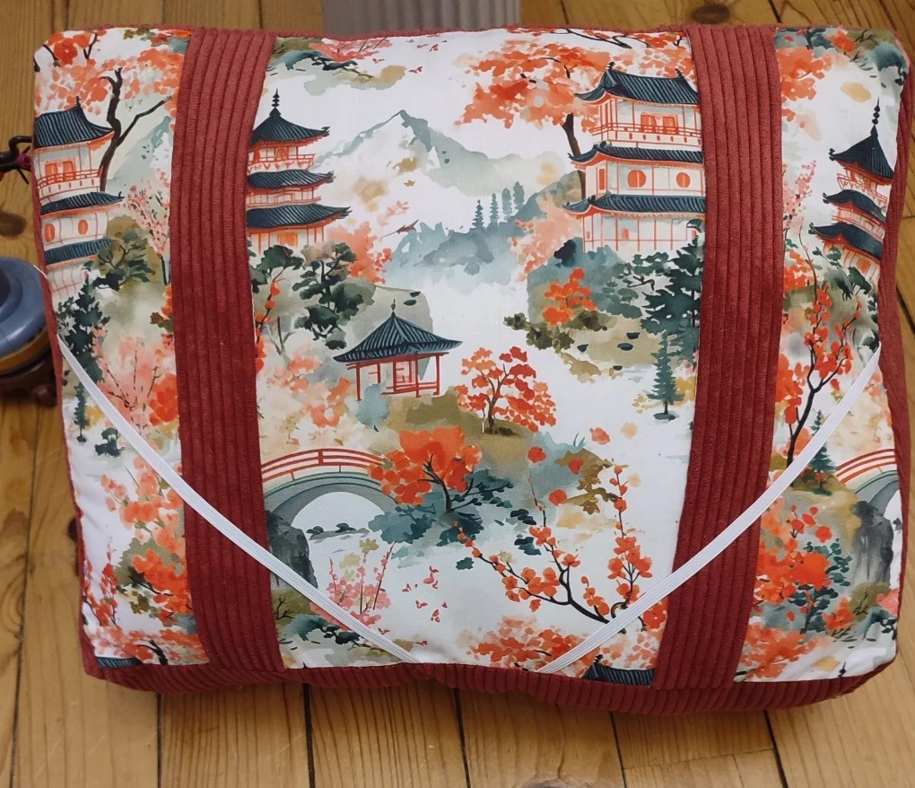 Coussin de lecture Rêve Kyoto, tissus mtif japonais et tissus côtelé brique
