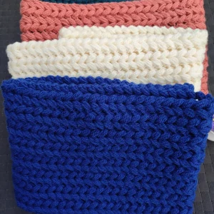 Snoods de différentes couleurs