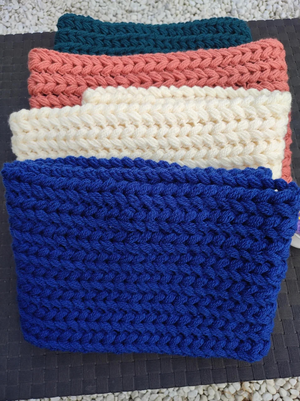 Snoods de différentes couleurs